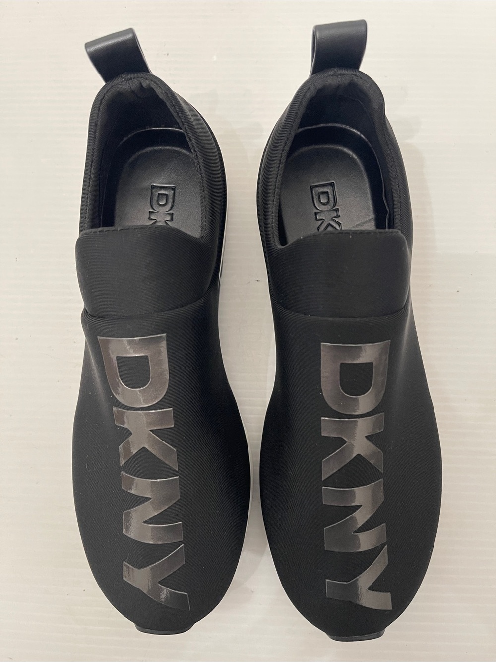 DKNY JADYN LOGO SLIP-ON CASUAL SNEAKERS WOMENS SIZE 7M